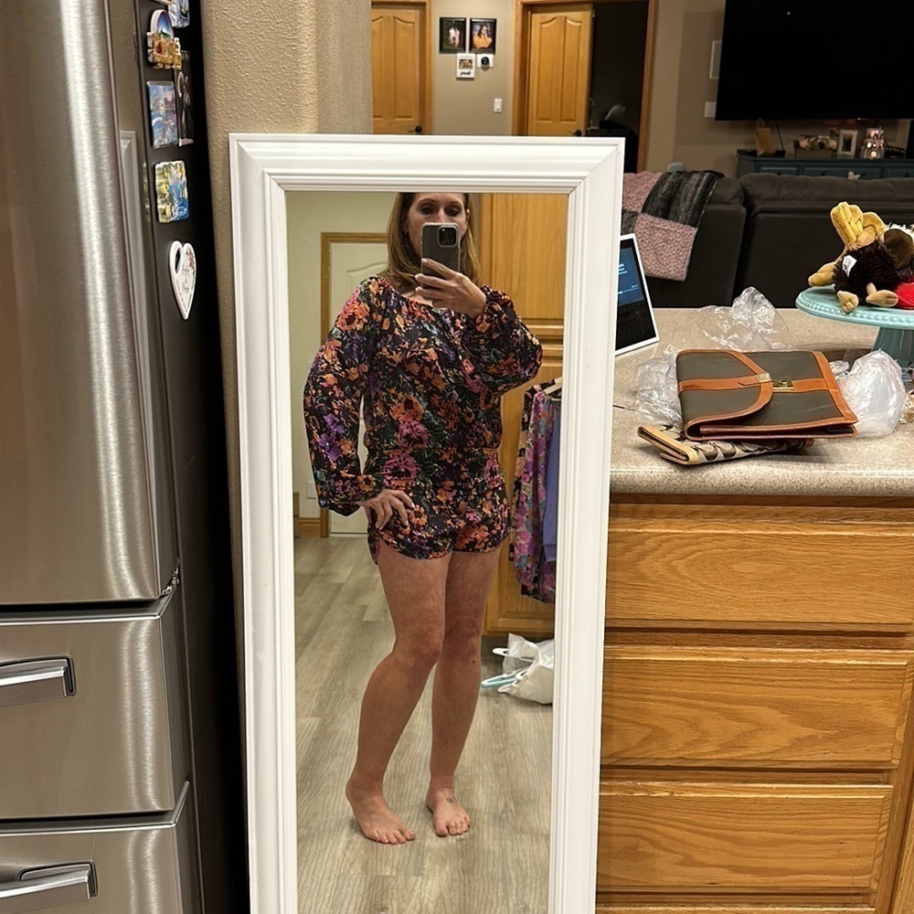 Show me your mumu made in USA black orange/pink/yellow/green shorts romper md - Picture 5 of 14